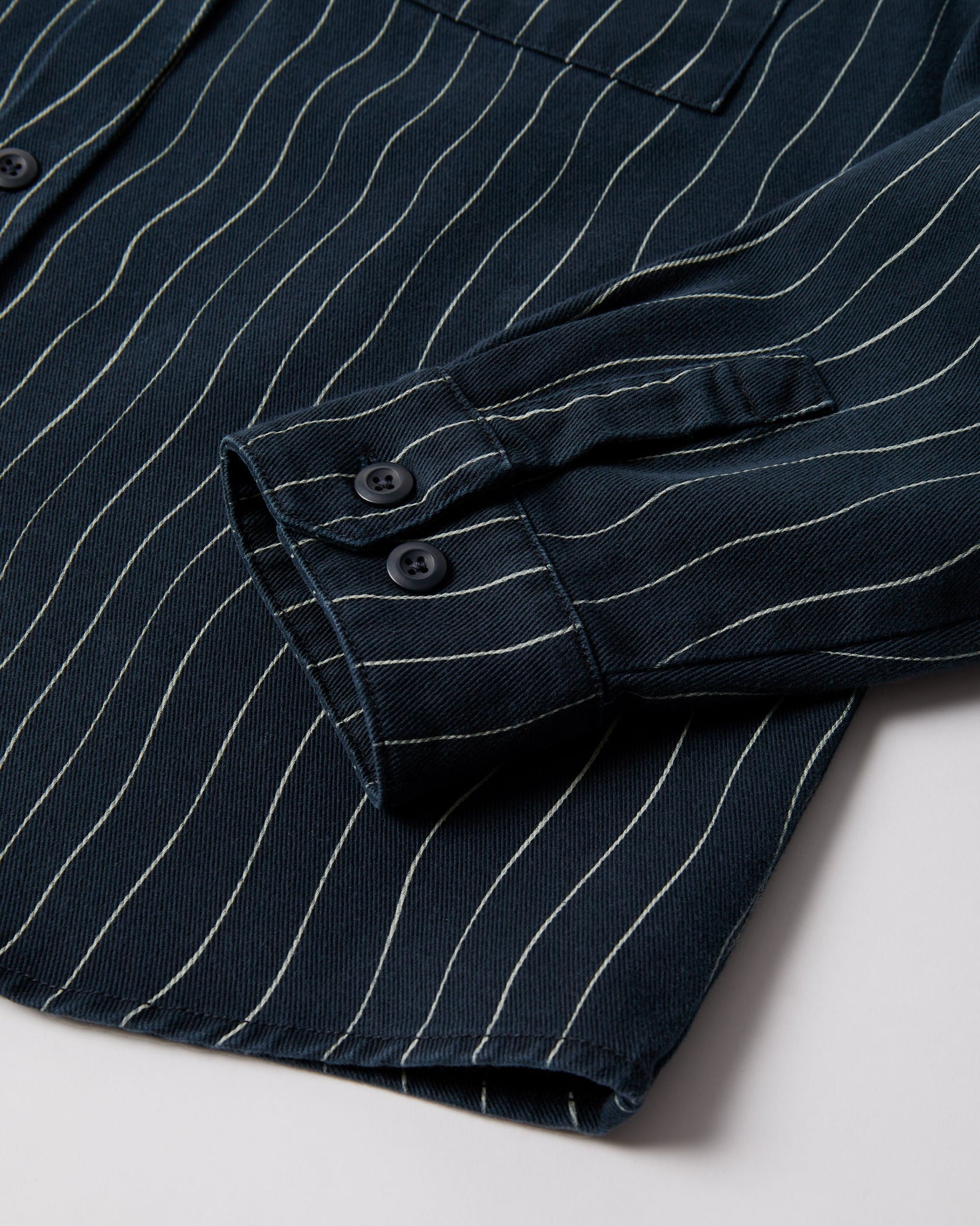 Meandering lines shirt - Navy Blue