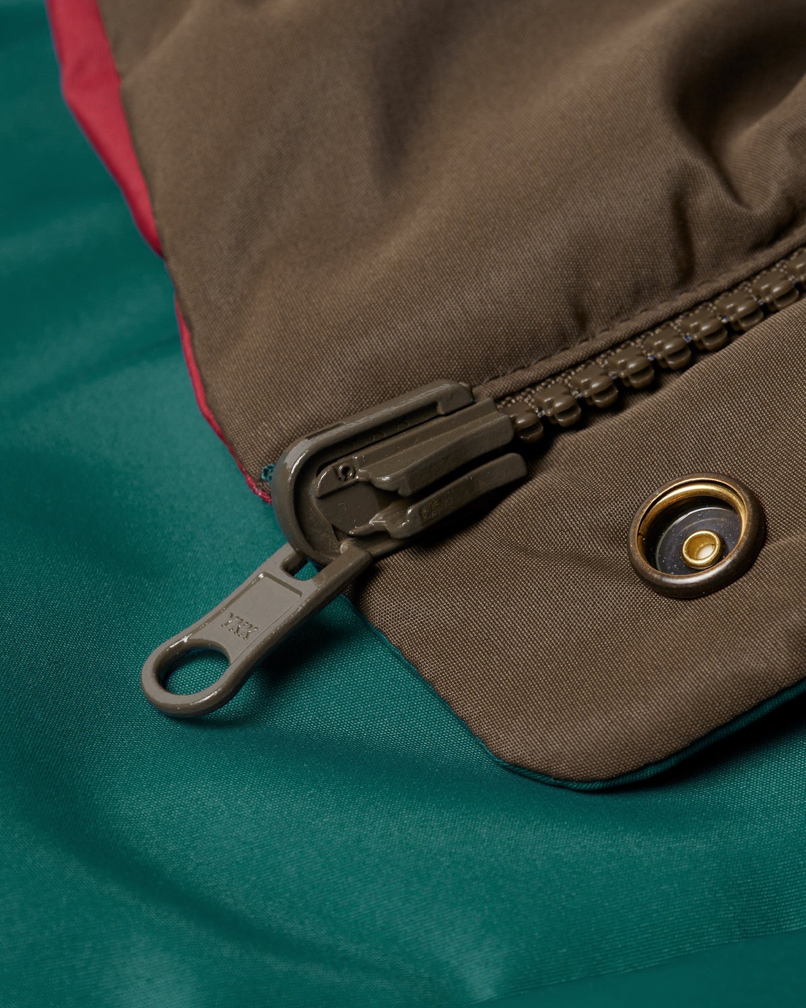 Protect the sun reversible puffer jacket