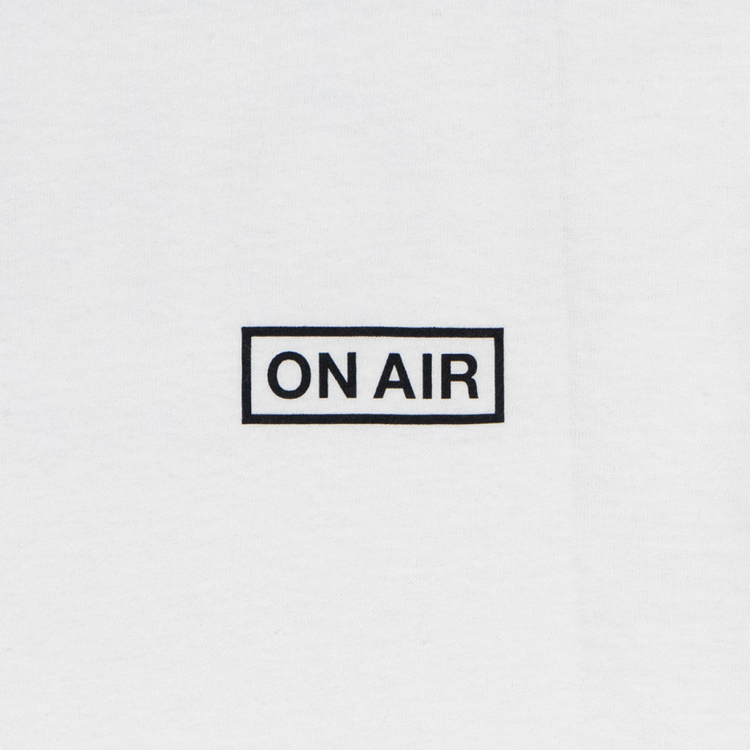 ON AIR BASIC LOGO S/SL TEE - White